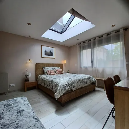 Serenity Indepedent Near To Disneyland & Paris Bed and breakfast 3*